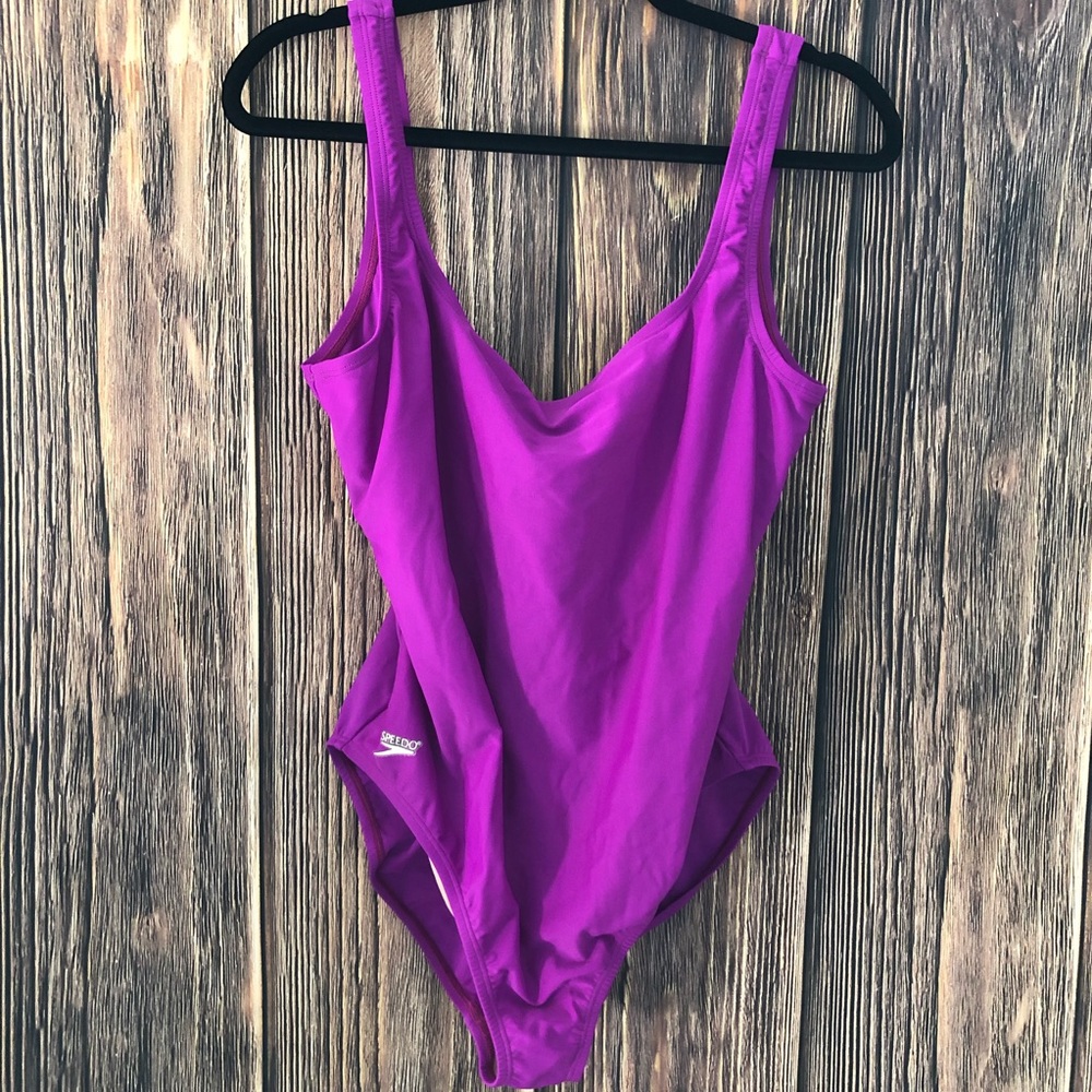Speedo women purple like new! Built in bra Sz 18